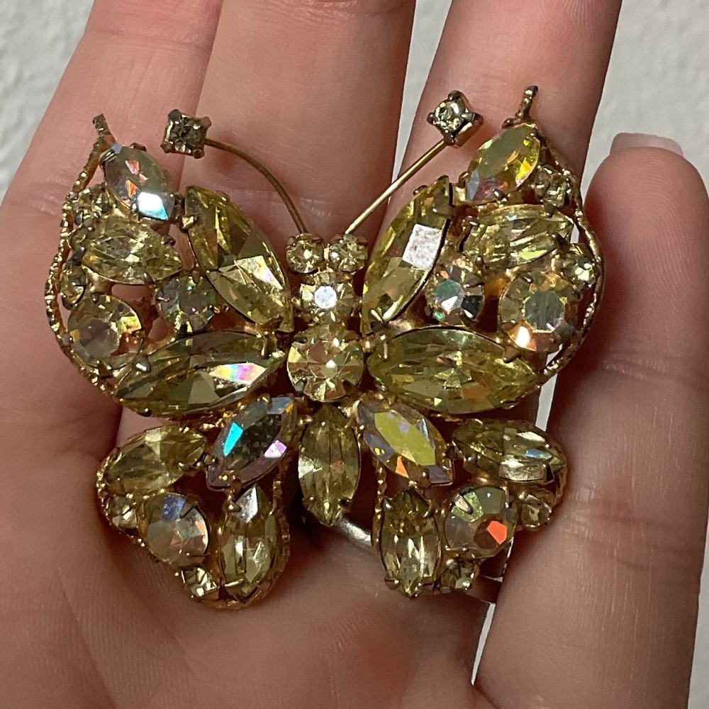 Vintage Signed Regency Butterfly Brooch - Picture 5 of 9